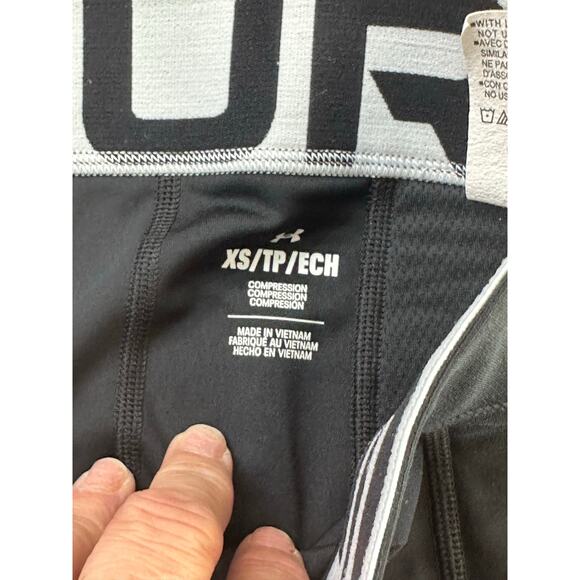 Under Armour Women's Black Softball Slider Shorts Size XS - Picture 6 of 9